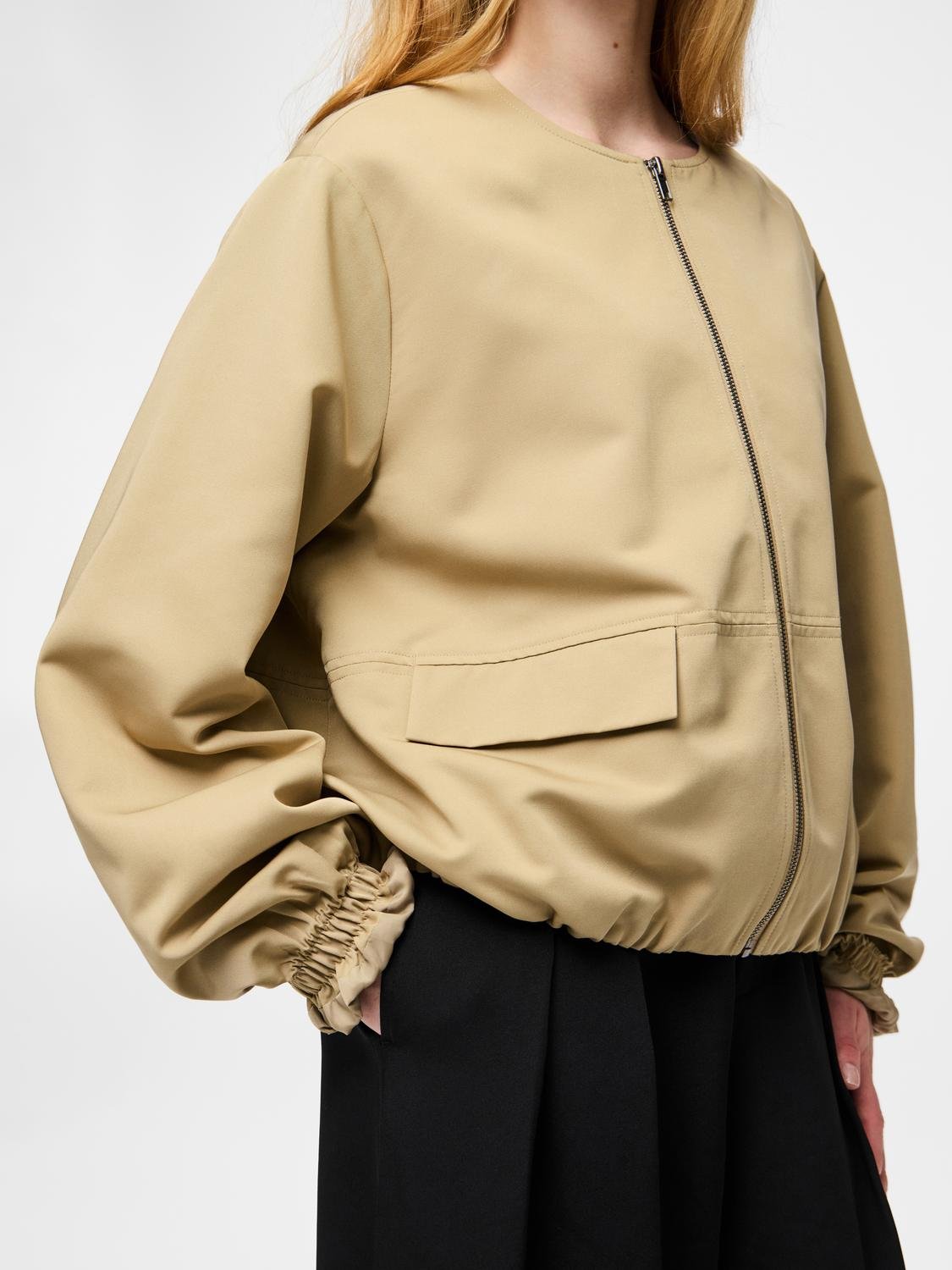 PCBERIT Otw Bomber - Travertine - VERO MODA & VILA Bergvik